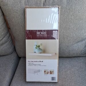 18" Decorative Shelf NWT